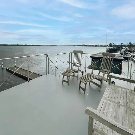 Boathouse With View Terrace * Uitgeest