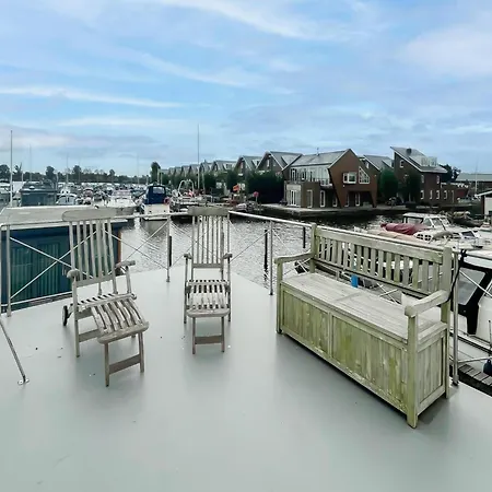Boathouse With View Terrace Uitgeest